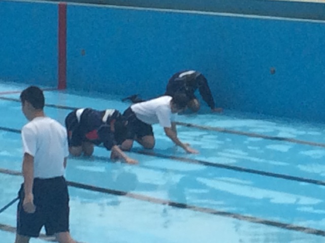 Pool_Cleaning2 Pool_Cleaning2