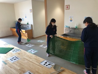 4613B422-B372-44BD-962A-5008D4CF749F